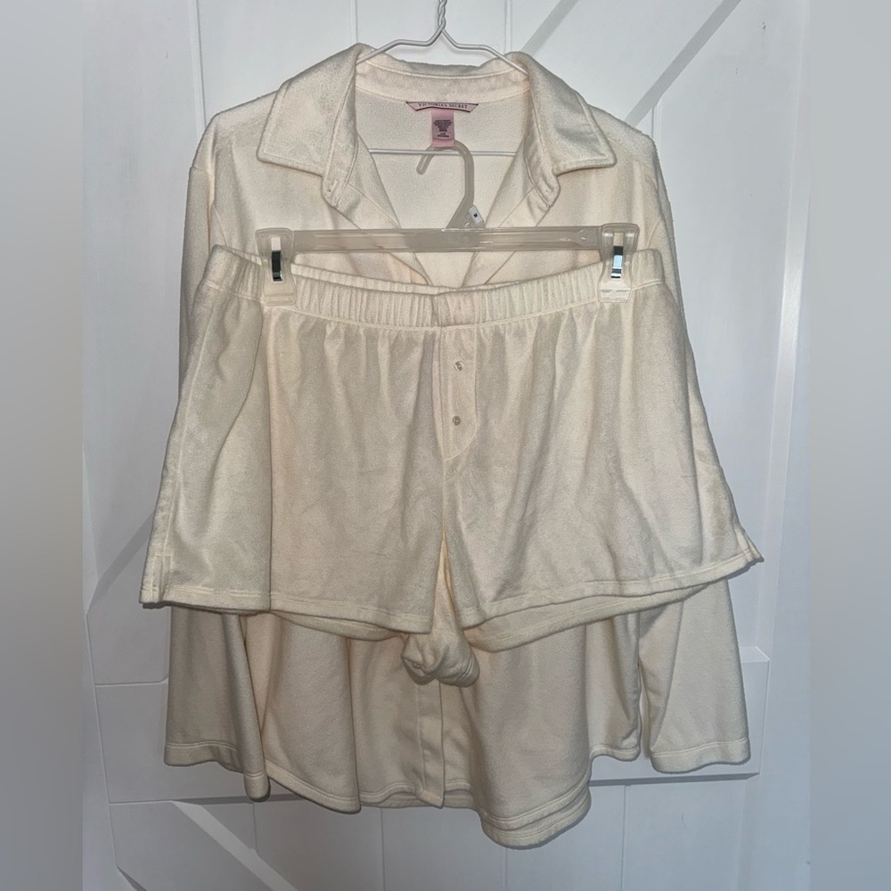 Victoria’s Secret pajama/lounge set